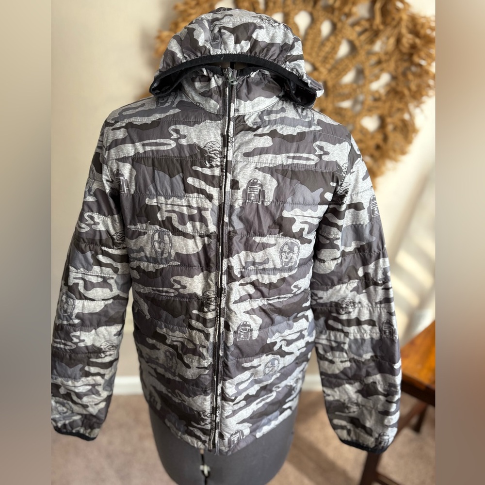 Boys Star Wars Jacket Size R XL for boys age 7-9